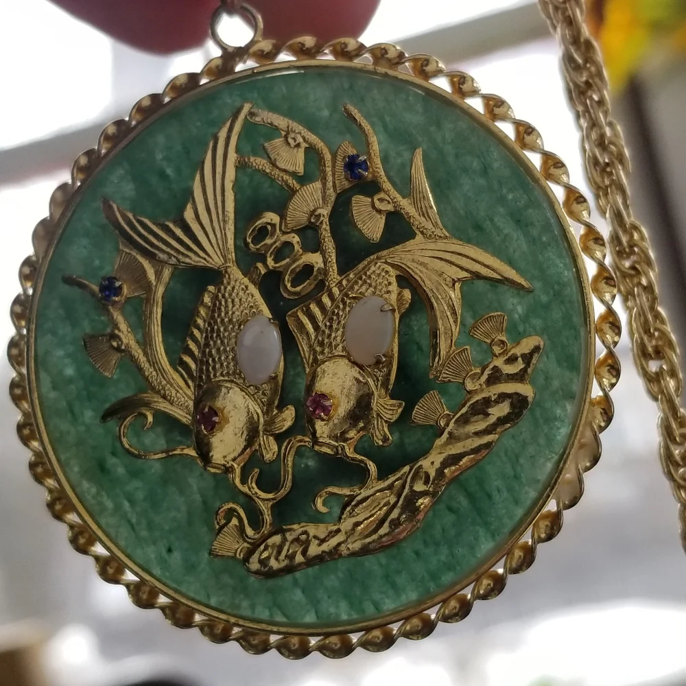 Relisted -vintage Chinese Jade blessing koi fish necklace gold tone goldfish - Picture 6 of 17